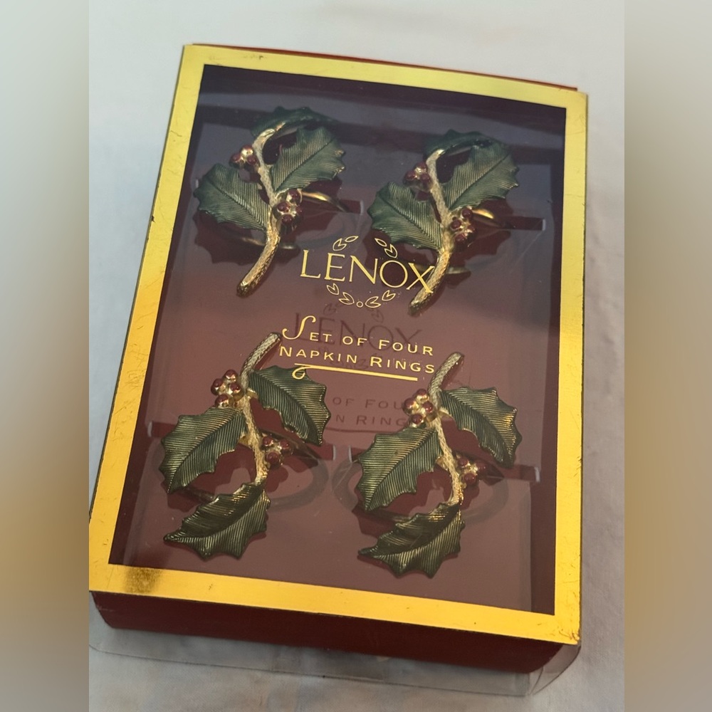 Set of FOUR LenoxHoliday Christmas Xmas Holly Napkin Rings New